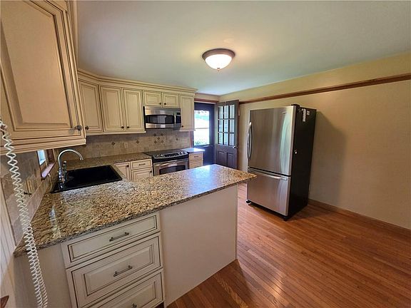 5th image of 25 Linwood St