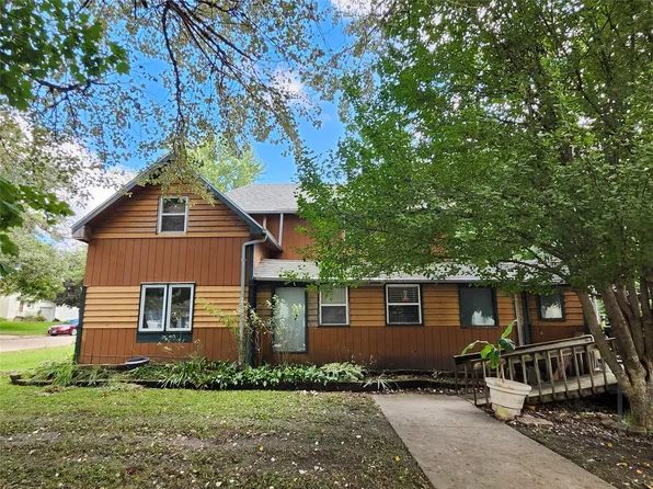 226 N Main St, Conrad, IA 50621