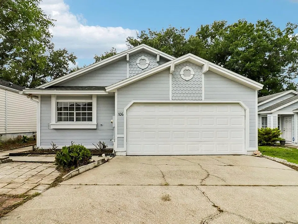 106 Lamplighter Dr
