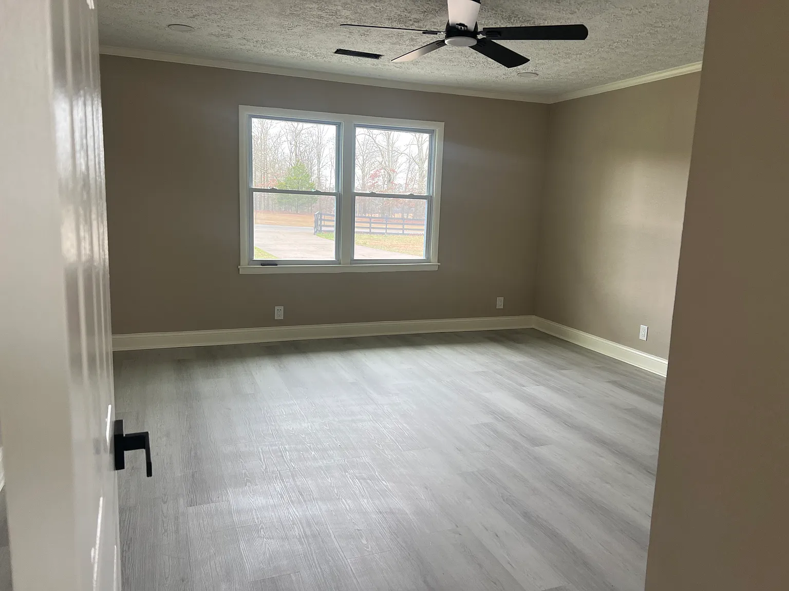 175 Moss Dr — Photo 4