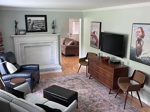2nd image of 217 Pebble Glen Dr