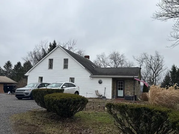 18 Chantrene Ln, Cecil, PA 15321