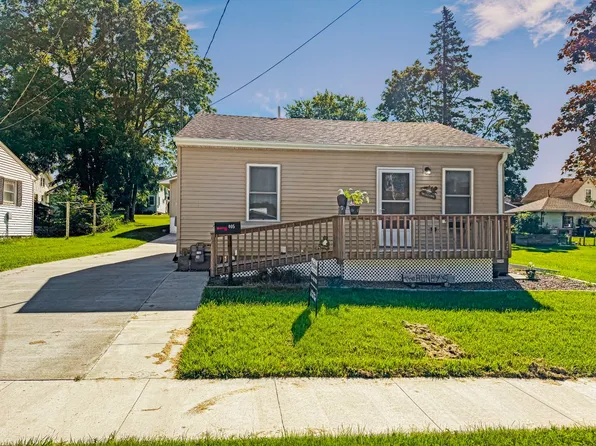 405 1st St NE, Waukon, IA 52172