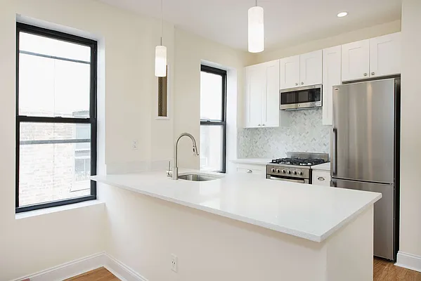 Rented by Bold New York | media 7