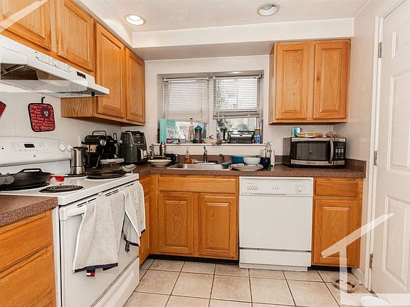 305 Summit #4 Boston (Brighton) Unit Photo 3