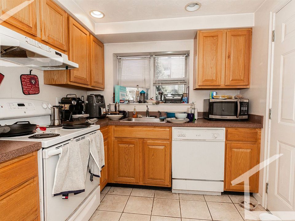 305 Summit #4 Boston (Brighton) Unit Photo 3