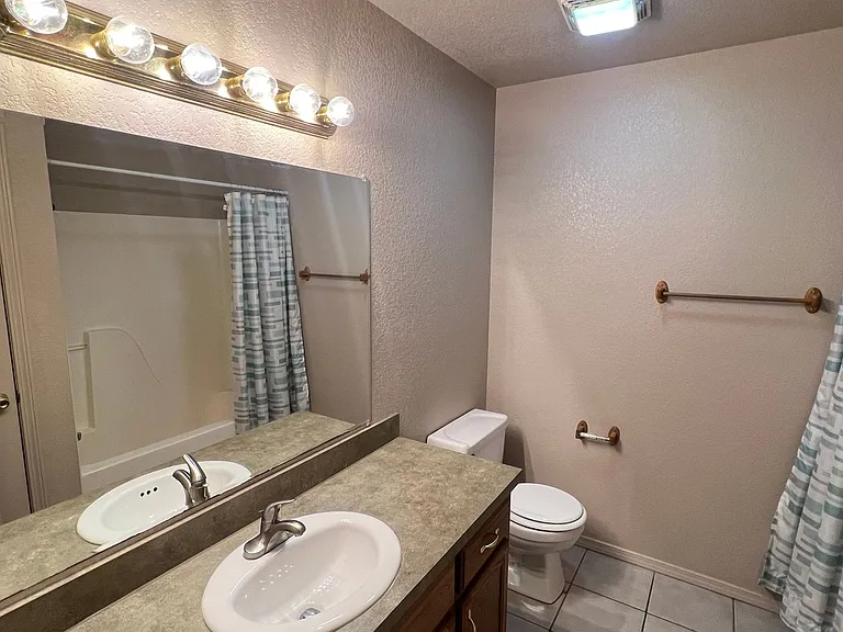 208 E F St #1 — Photo 10