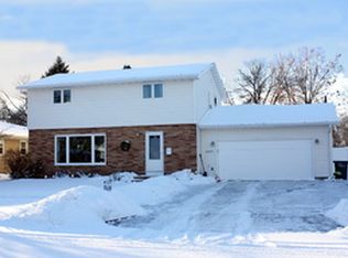 2211 14th St S, Moorhead, MN 56560