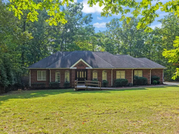 426 Hazelnut Dr #8, Clarksville, VA 23927