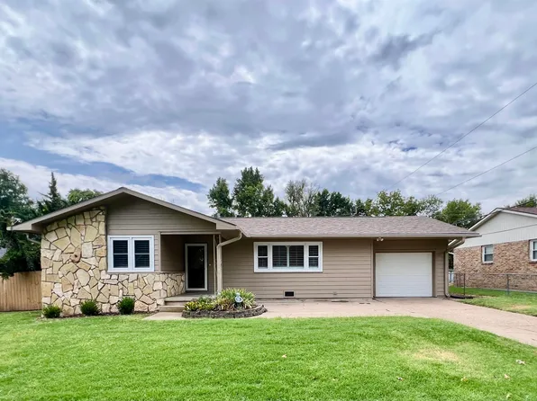 261 Greenway Rd, Arkansas City, KS 67005