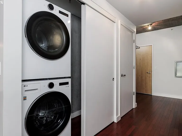 1926 W Burnside St #1511 — Photo 13