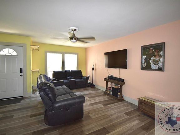 2nd image of 1820 W 15th St