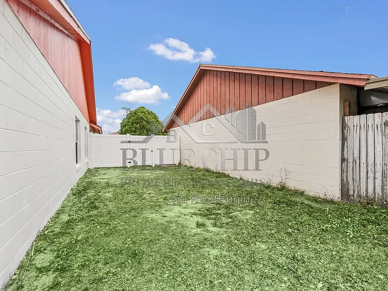 5322 Jade St — Photo 32