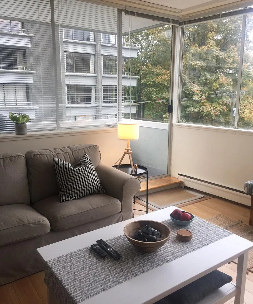 Silhouette Apartments — Photo 3