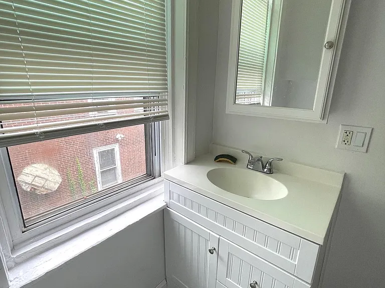 110 W Tabor Rd — Photo 12