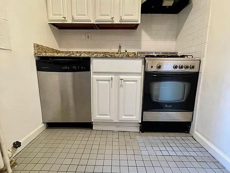 184 Avenue A #1A — Photo 4