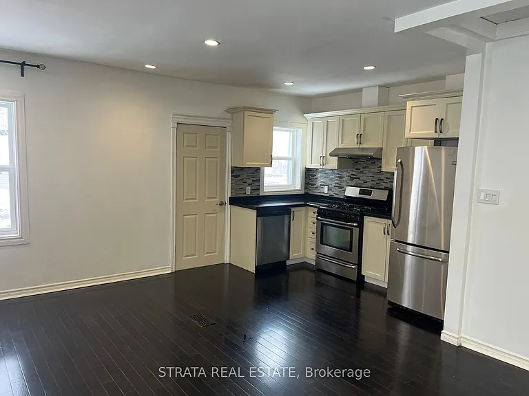 220 Holborne Ave #MAIN — Photo 14