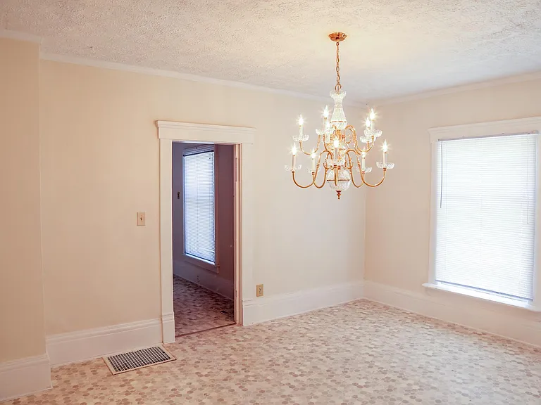 707 N Walnut St — Photo 7