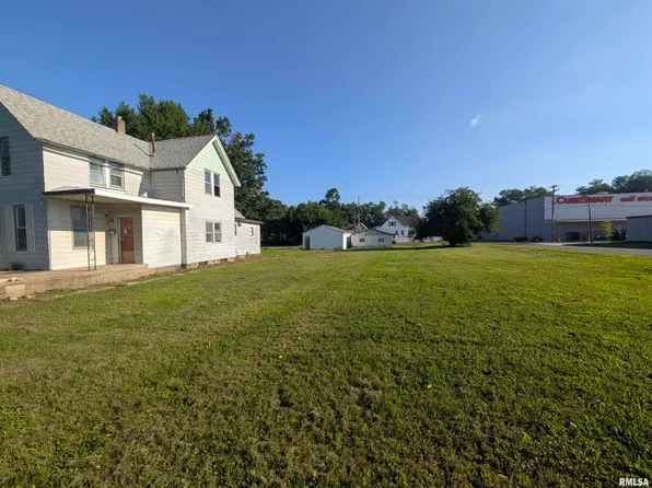 1019 Broadway St, Pekin, IL 61554
