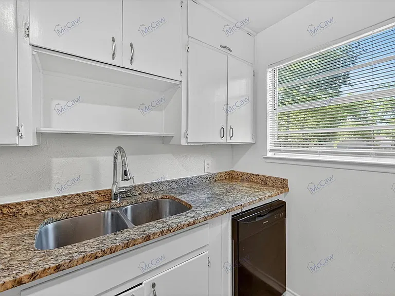 2848 Beasley Dr — Photo 5