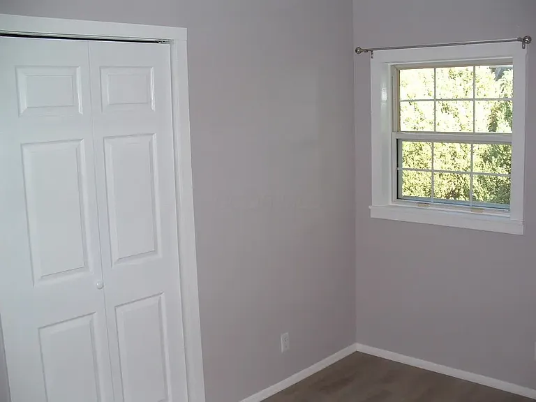 38 Westview Dr — Photo 2