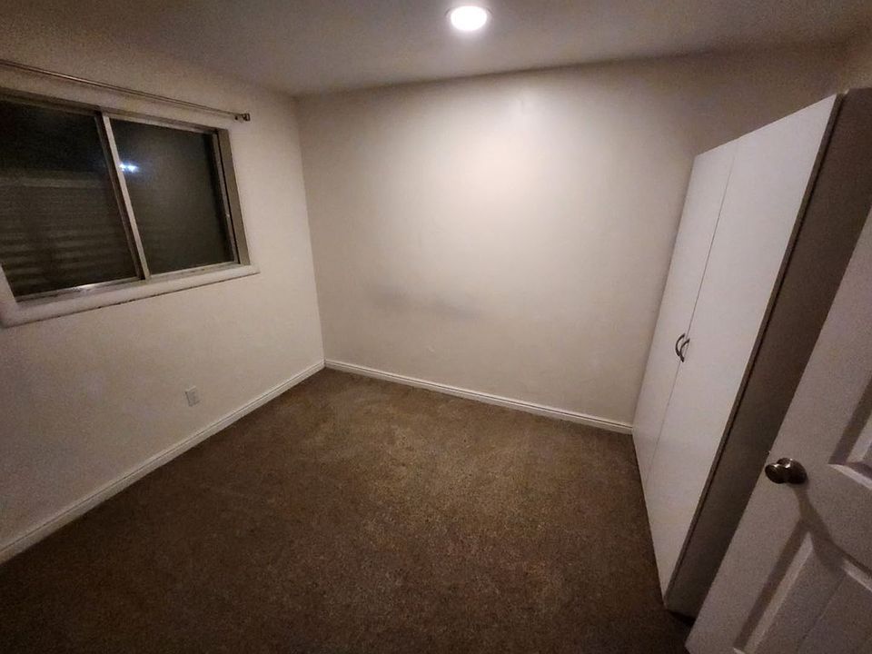 2nd image of 432 W Pinecone Dr Basement 2