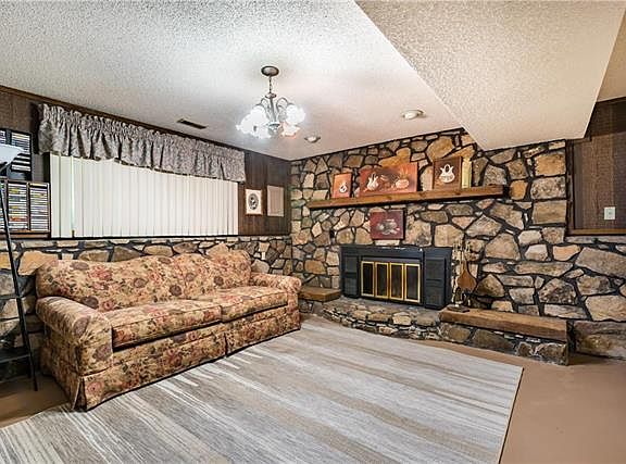 5th image of 2610 S 65th St