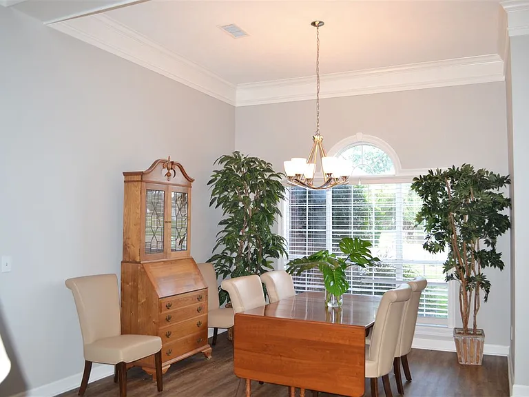 109 Stratford Dr — Photo 4