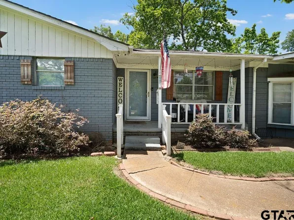 403 Ridgewood Dr, Palestine, TX 75803