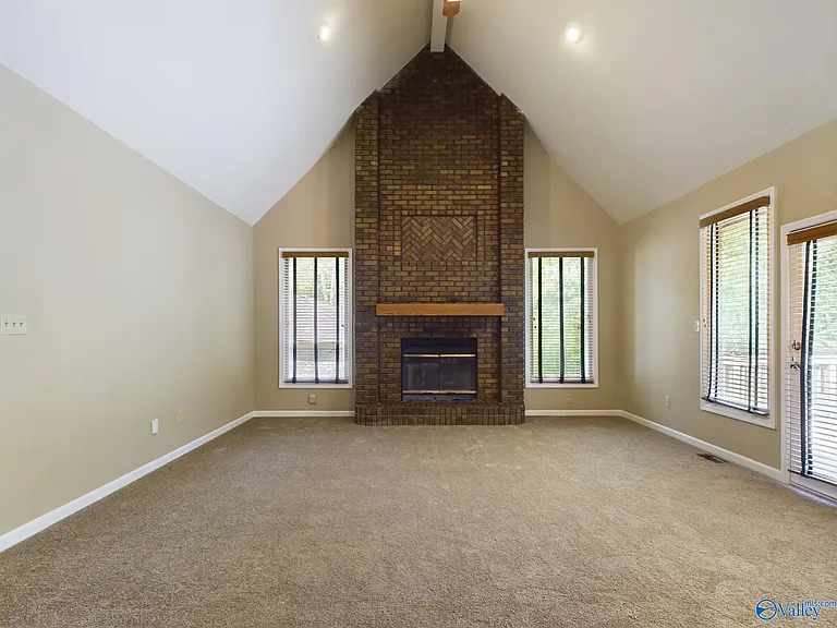1016 Seina Vista Dr — Photo 8