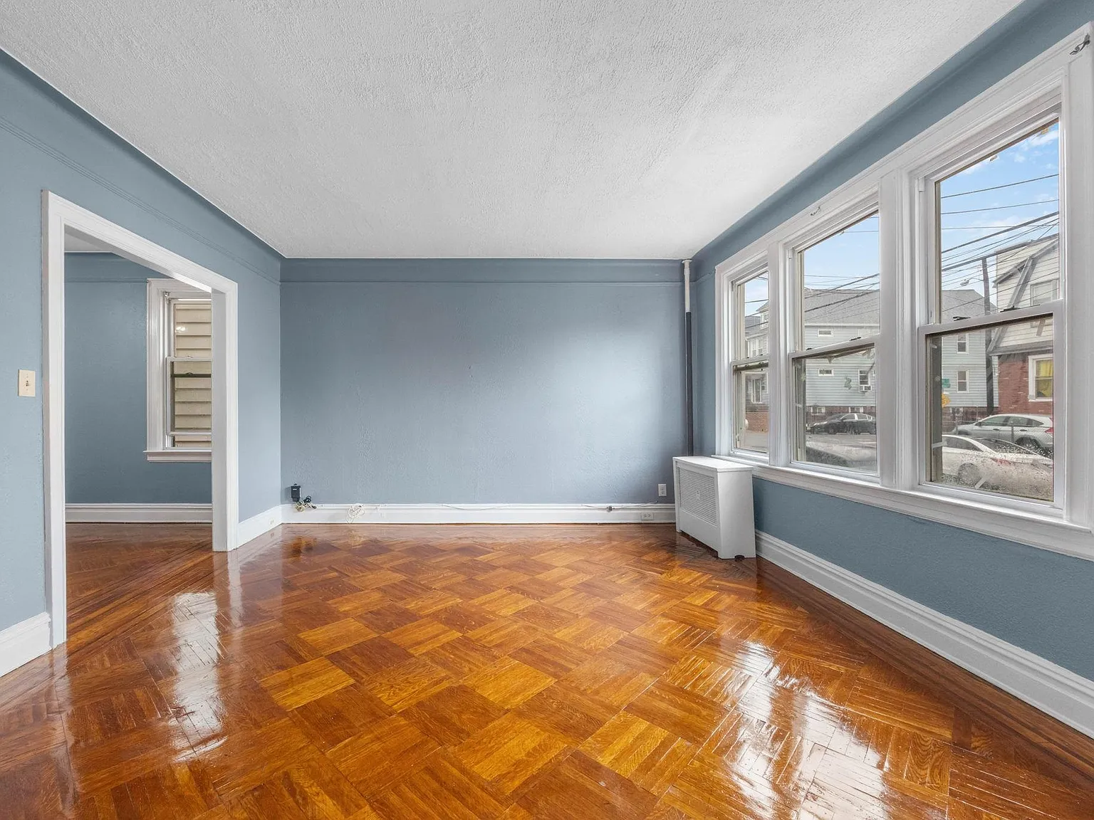 2 bed, 1.0 bath, 900 sqft, $2,400 — Photo 1