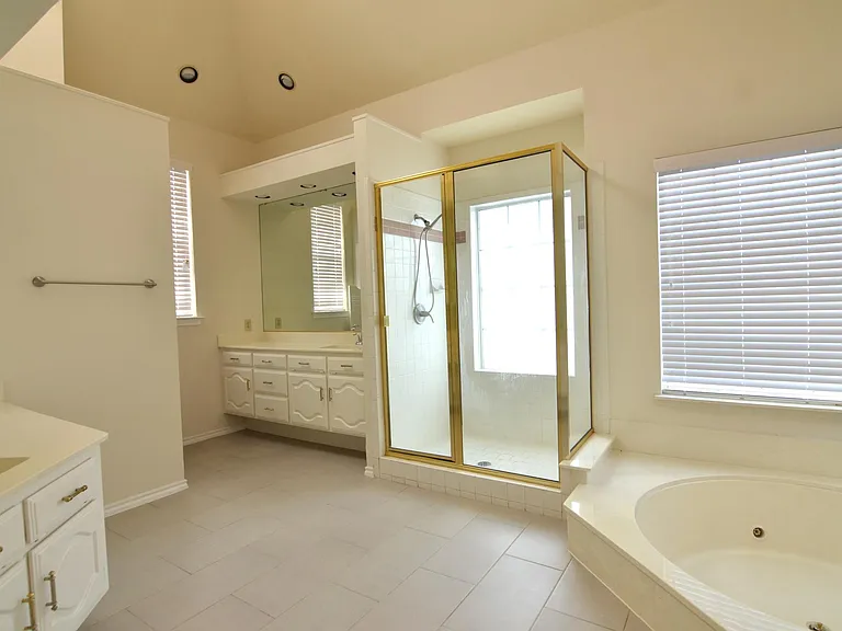 7000 Ivory Ct — Photo 24