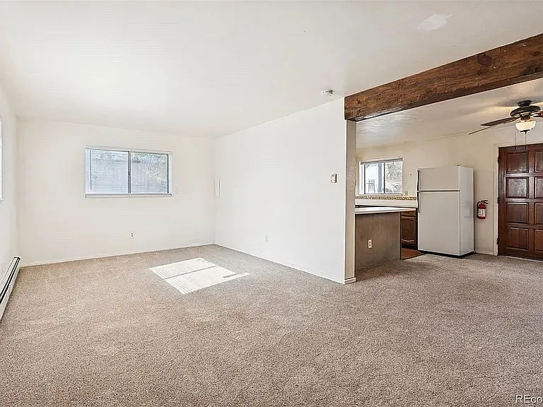 3 bed, 1330 sqft, $2,300 — Photo 2