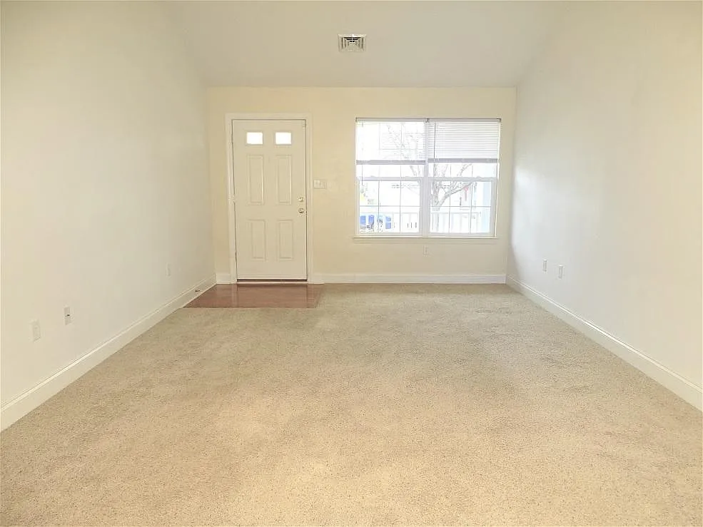 2 bed, 1173 sqft, $1,795 — Photo 2