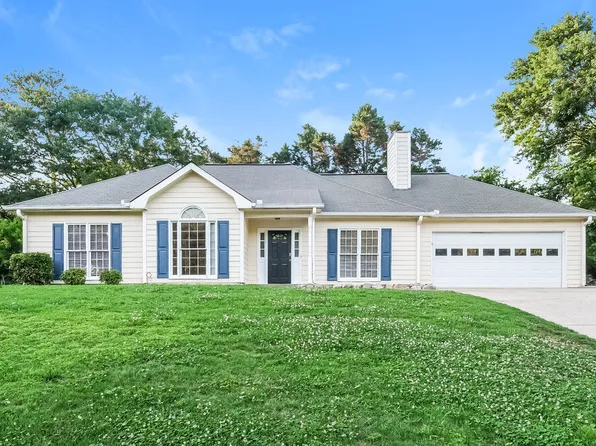 3935 Willowmeade Dr, Snellville, GA 30039