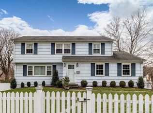 15 Phyfe Rd, Fairfield, CT 06824