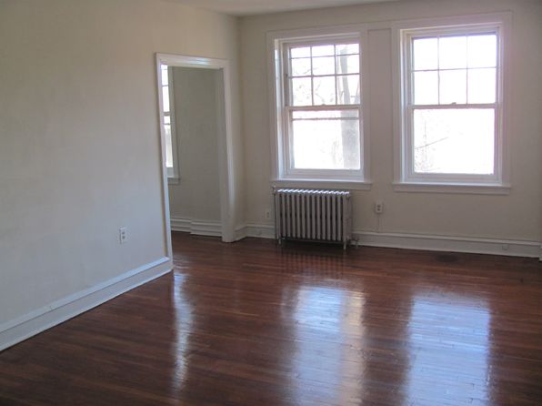 7000 Lincoln Dr APT E4