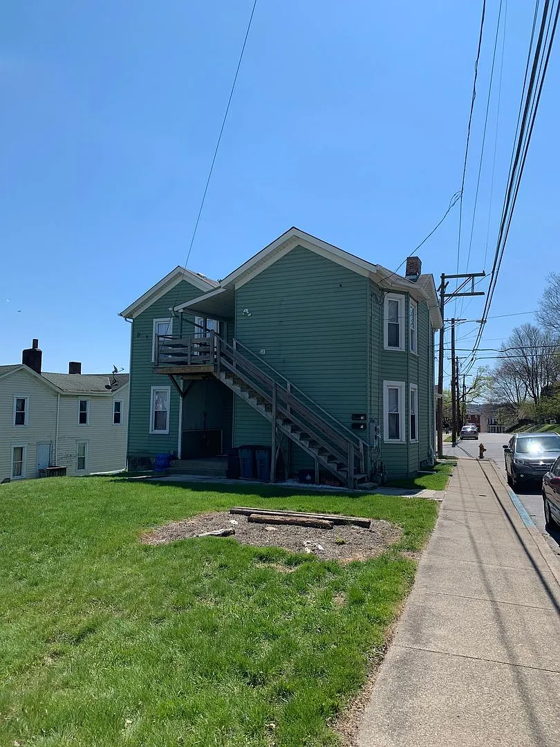 405 Grant Avenue — Photo 3