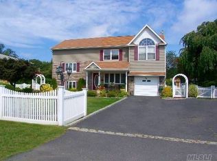 91 Bay Shore Rd, Bay Shore, NY 11706