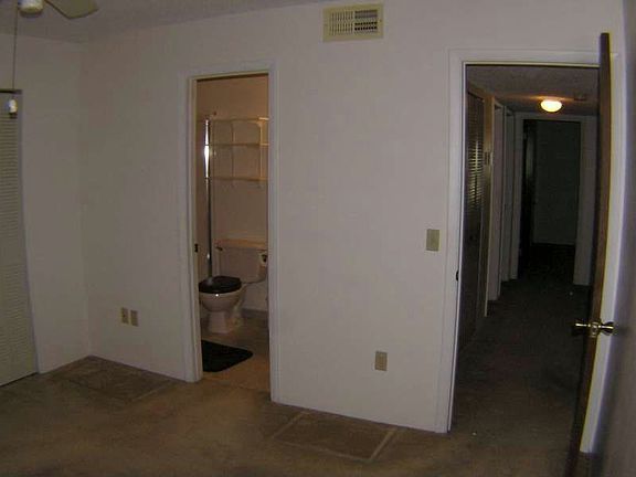4th image of 803 E Rosewood Ln