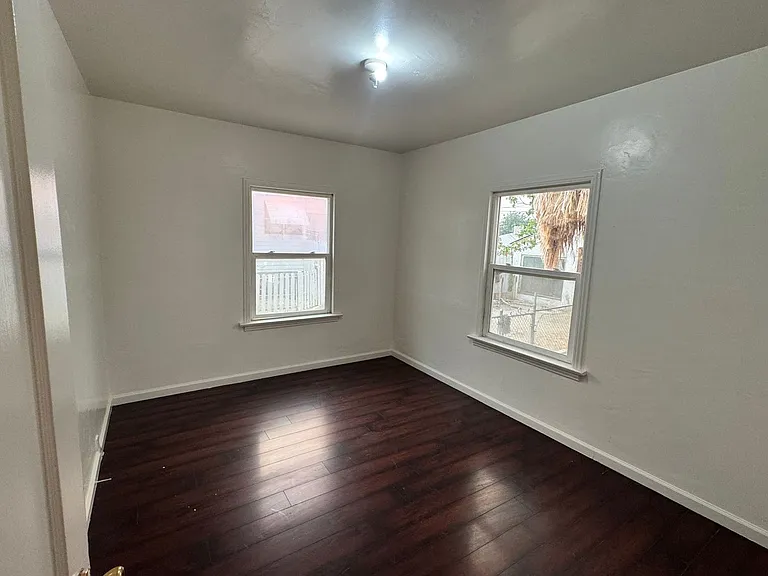 622 E St — Photo 7