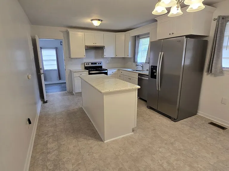 3120 Phillies Cir — Photo 11
