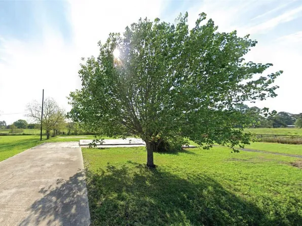 445 Blueberry St, Bridge City, TX 77611