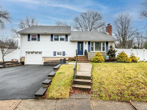 22 Kent Pl, Metuchen, NJ 08840