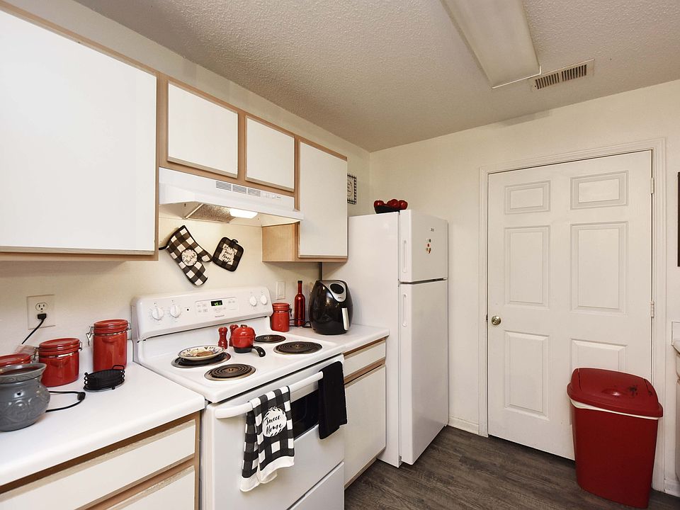 Bright kitchen space with appliances