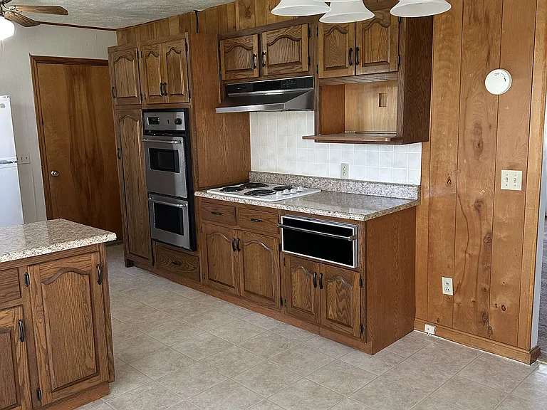 457 Jerry St — Photo 9