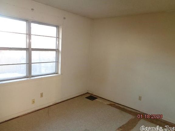 5th image of 8604 Woodridge Dr