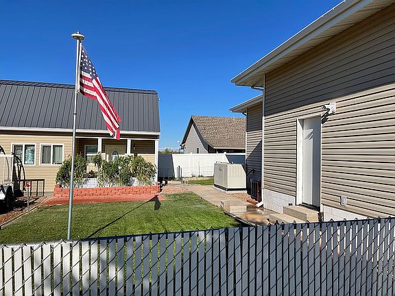 Cottage & 32KW Generator