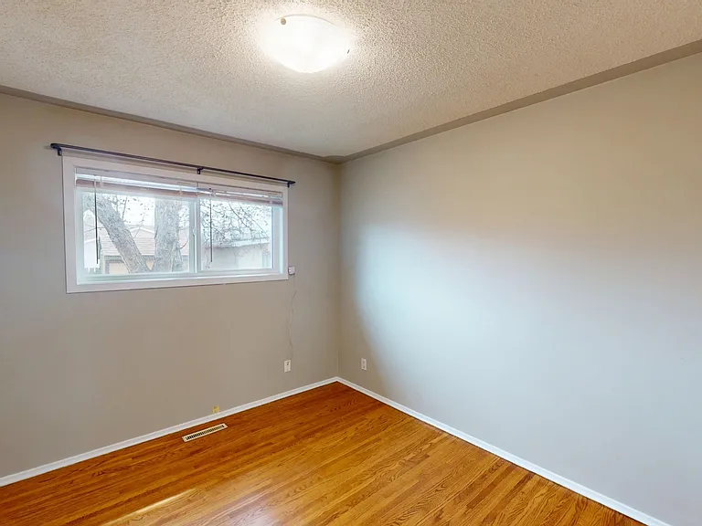 2528 Southwood Dr SE — Photo 6