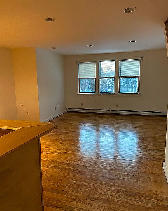 1st image of 26 Papuli Dr APT 1